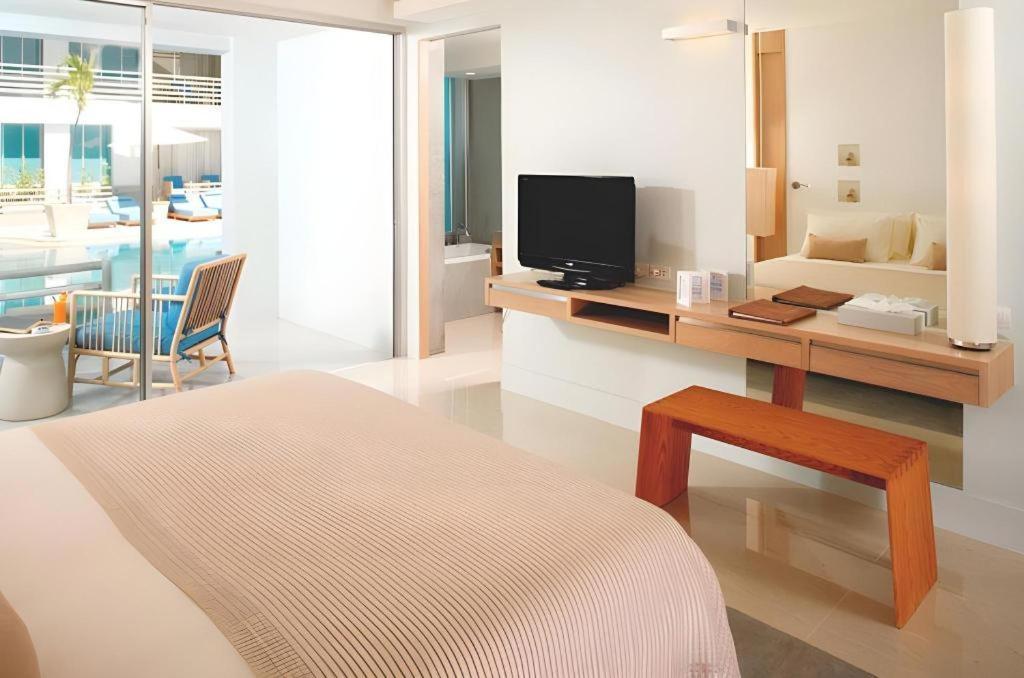 Ramada By Wyndham Phuket Southsea 호텔 Karon 외부 사진