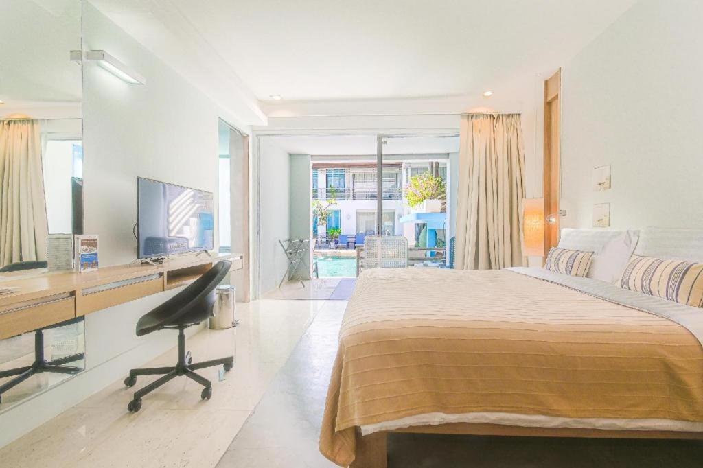 Ramada By Wyndham Phuket Southsea 호텔 Karon 외부 사진