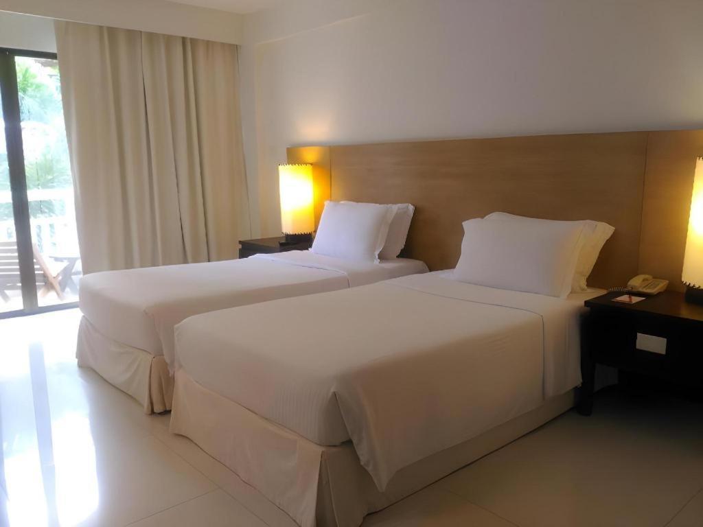 Ramada By Wyndham Phuket Southsea 호텔 Karon 외부 사진