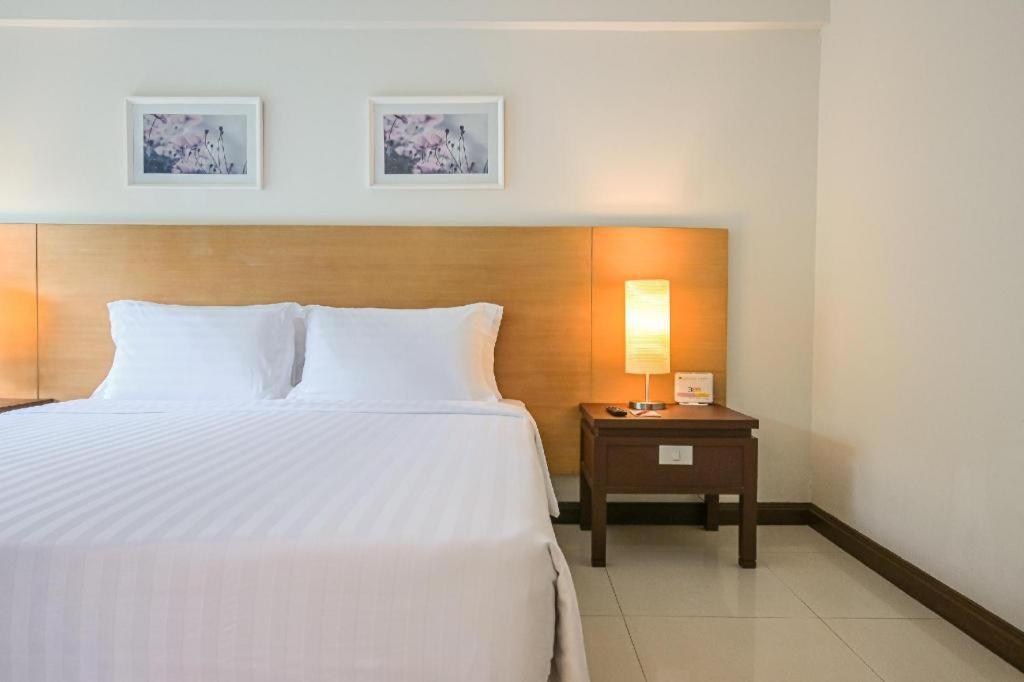 Ramada By Wyndham Phuket Southsea 호텔 Karon 외부 사진