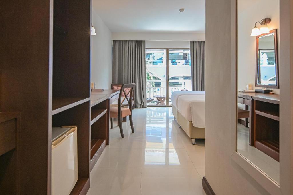 Ramada By Wyndham Phuket Southsea 호텔 Karon 외부 사진