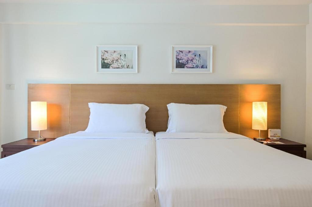 Ramada By Wyndham Phuket Southsea 호텔 Karon 외부 사진