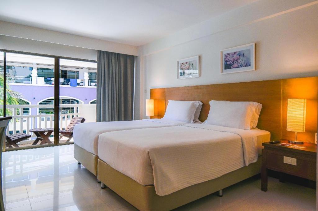 Ramada By Wyndham Phuket Southsea 호텔 Karon 외부 사진