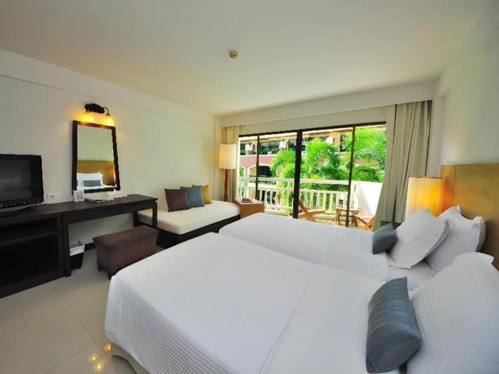 Ramada By Wyndham Phuket Southsea 호텔 Karon 외부 사진