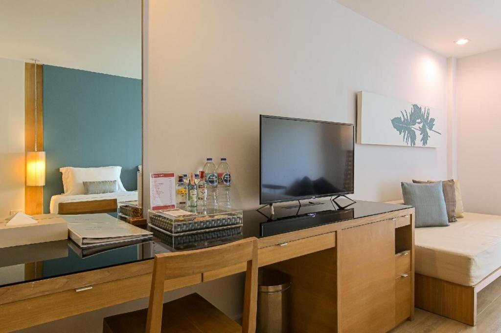 Ramada By Wyndham Phuket Southsea 호텔 Karon 외부 사진