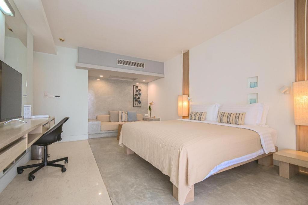 Ramada By Wyndham Phuket Southsea 호텔 Karon 외부 사진