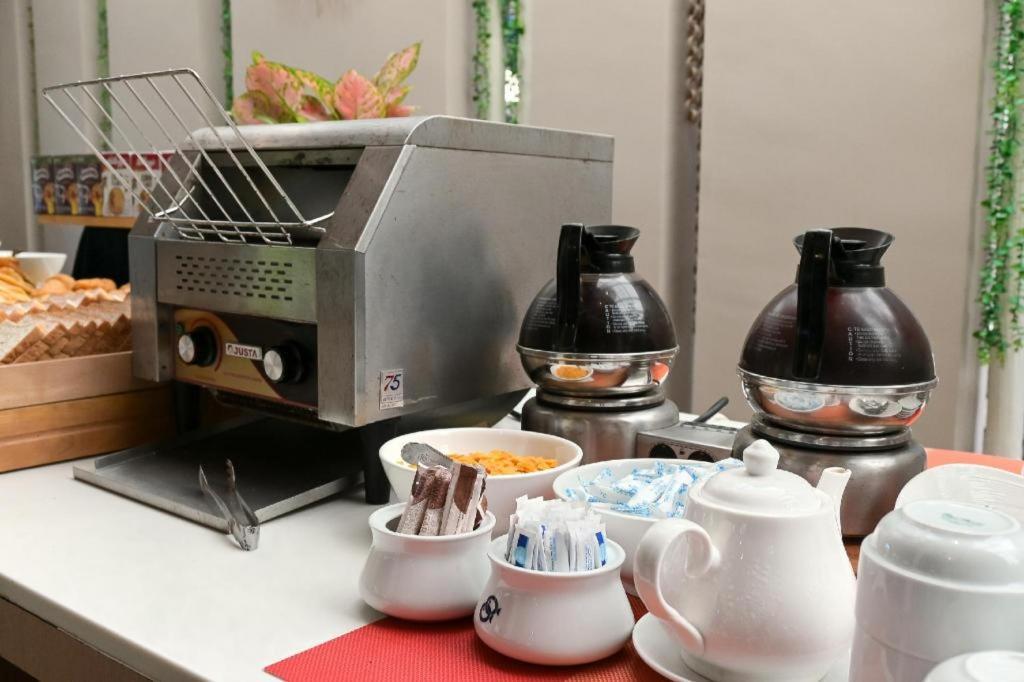 Ramada By Wyndham Phuket Southsea 호텔 Karon 외부 사진